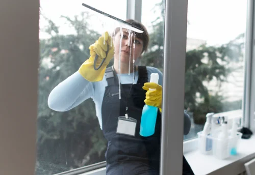 Nettoyage de vitres intérieures et extérieures à Saint-Cybardeaux